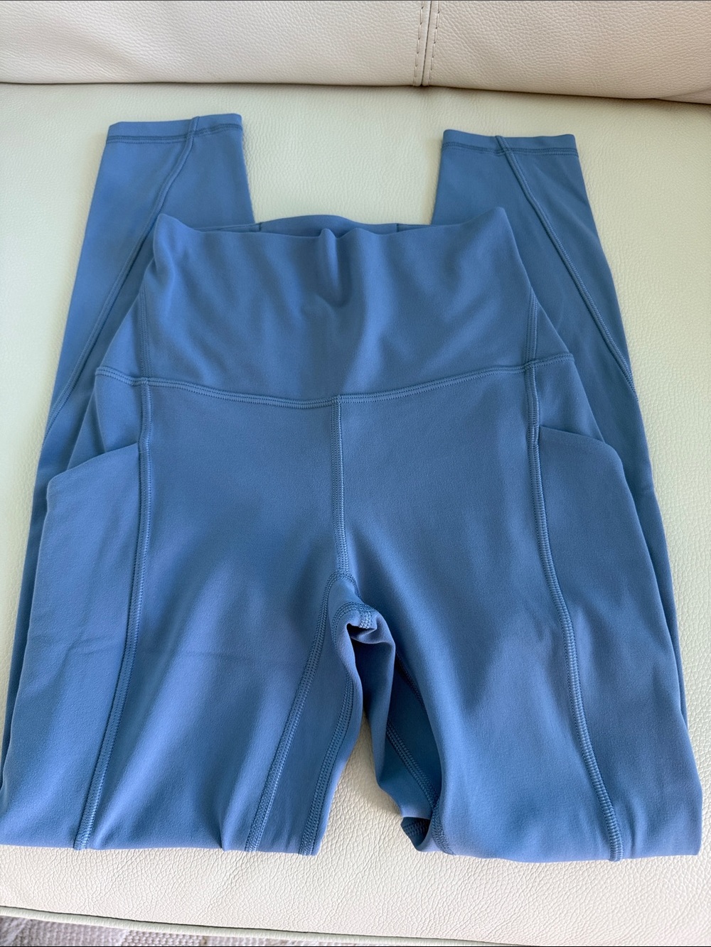 Lululemon Align High-Rise Leggings with Pockets 25”. Size 2